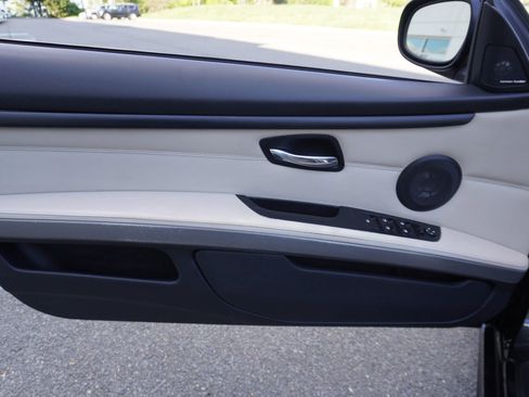 Used 2011 BMW 335i Convertible w/ M Sport Pkg RWD image 14
