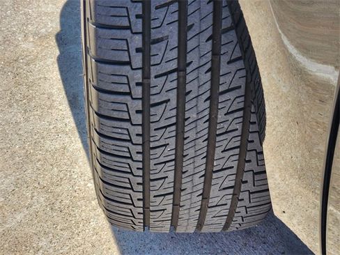 Used 2019 Toyota Camry SE image 11