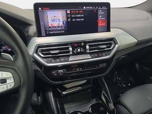 Certified 2025 BMW X4 xDrive30i AWD/4WD image 17