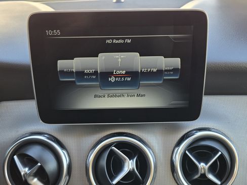 Used 2019 Mercedes-Benz GLA 250 image 26