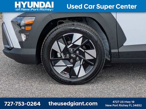 Certified 2025 Hyundai Kona SEL FWD image 10
