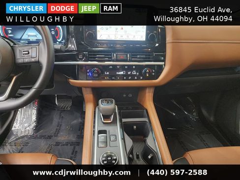 Used 2025 Nissan Pathfinder Platinum AWD/4WD image 20