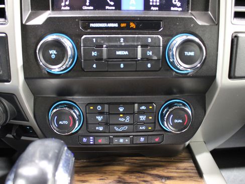 Used 2019 Ford F150 Lariat AWD/4WD image 17
