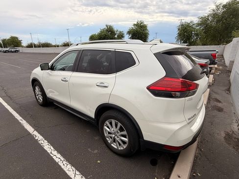 Used 2017 Nissan Rogue SV w/ SV Premium Package FWD image 6
