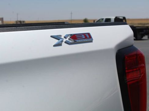 Used 2025 GMC Sierra 1500 SLT AWD/4WD image 14