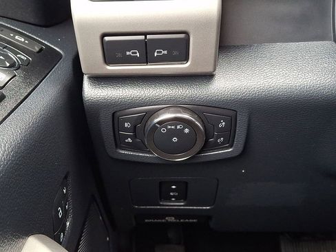 Certified 2022 Ford F250 Lariat w/ Lariat Value Package image 23