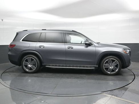 Used 2024 Mercedes-Benz GLS 450 4MATIC image 5