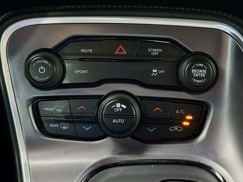 Used 2019 Dodge Challenger SXT RWD image 19