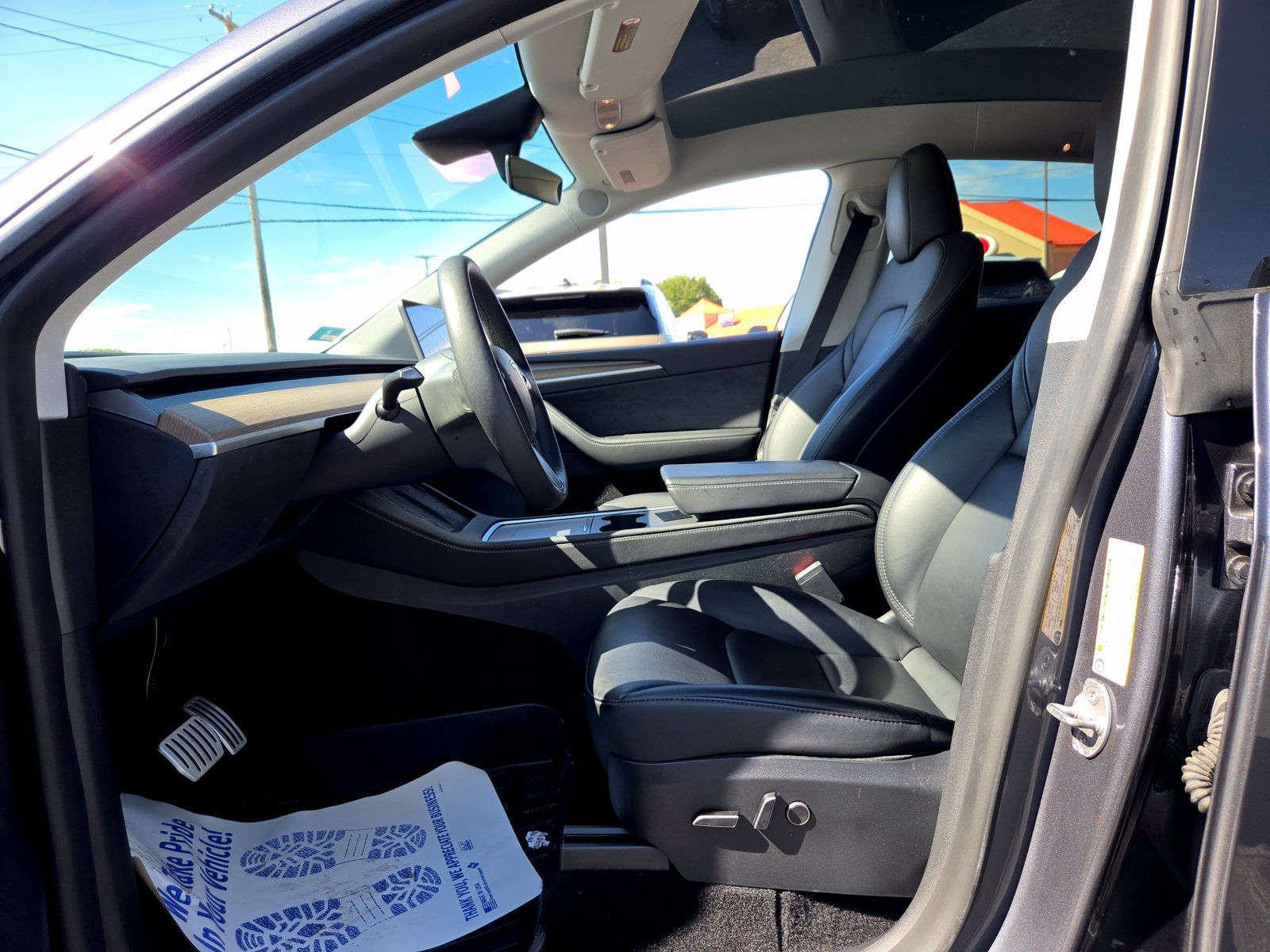 Used 2023 Tesla Model Y Performance AWD/4WD image 14