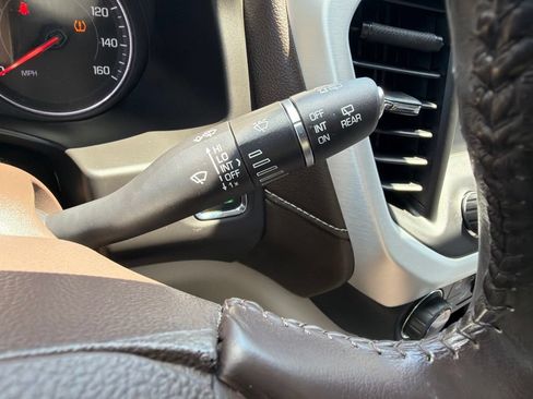 Used 2019 GMC Acadia SLT FWD image 30