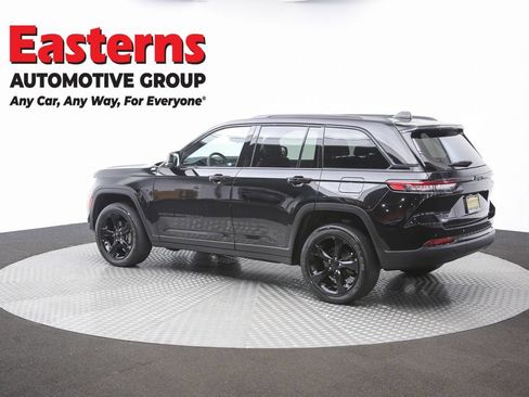 Used 2024 Jeep Grand Cherokee Altitude AWD/4WD image 64