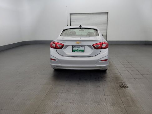 Used 2018 Chevrolet Cruze LS FWD image 7