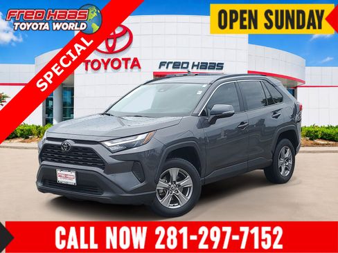 Used 2025 Toyota RAV4 XLE FWD image 1