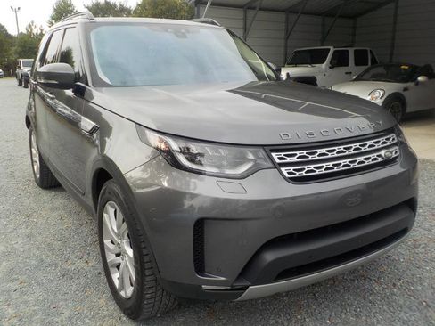Used 2017 Land Rover Discovery HSE image 7