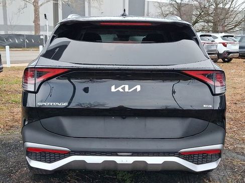 Certified 2024 Kia Sportage EX image 5