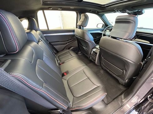 Used 2025 Jeep Wagoneer S Launch Edition image 16