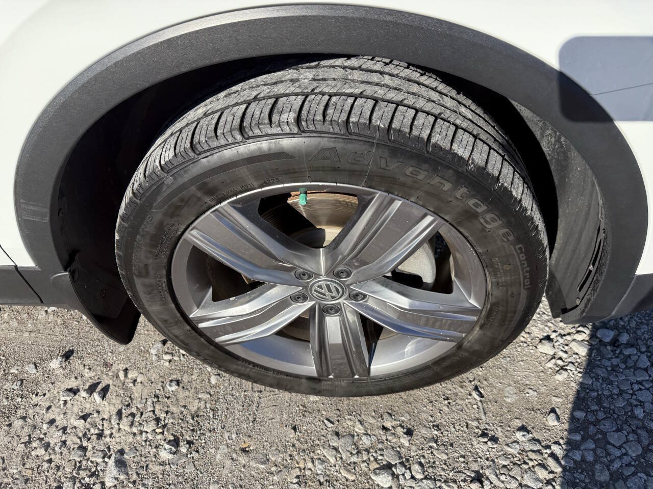 Used 2019 Volkswagen Tiguan SEL Premium AWD/4WD image 12