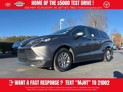 Used 2025 Toyota Sienna LE