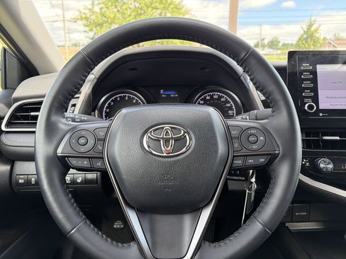 Used 2024 Toyota Camry SE w/ Cold Weather Package FWD image 13