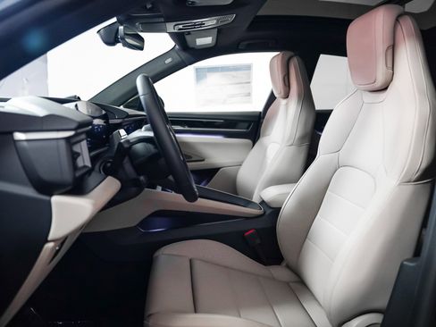 New 2026 Porsche Macan Electric image 5