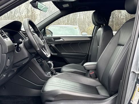 Certified 2023 Volkswagen Tiguan SE R-Line image 12