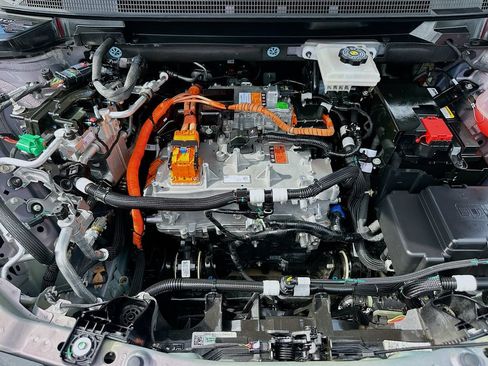 Certified 2025 Chevrolet Equinox EV LT FWD image 27