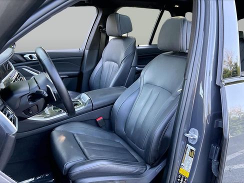 Used 2022 BMW X5 M50i w/ Parking Assistance Package AWD/4WD image 7
