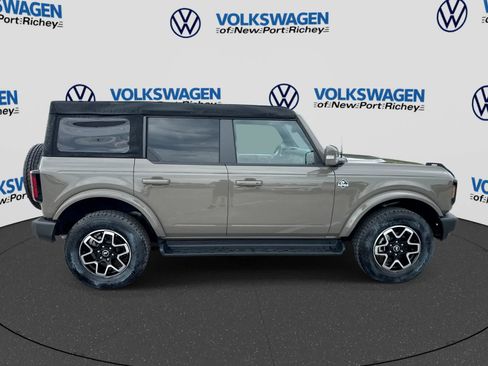 Used 2025 Ford Bronco Outer Banks AWD/4WD image 15