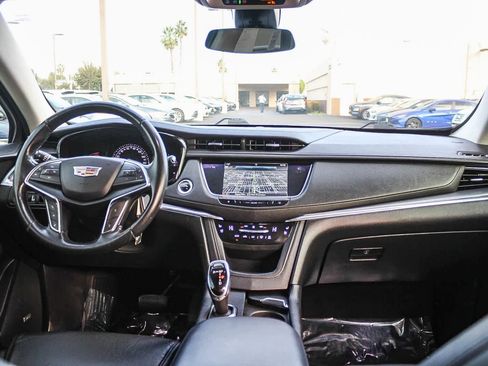 Used 2019 Cadillac XT5 Premium Luxury image 14