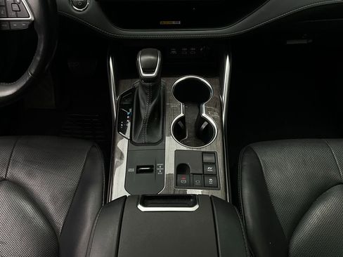 Used 2023 Toyota Highlander Platinum image 17