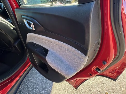 Used 2024 Jeep Compass Latitude image 20