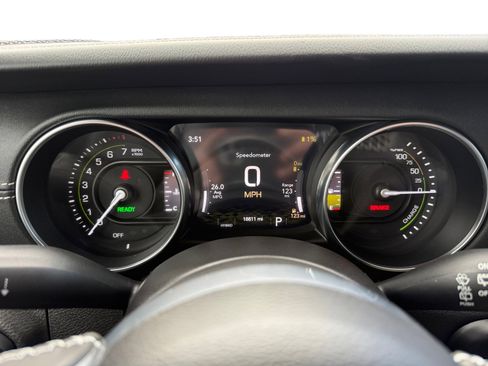 Used 2022 Jeep Wrangler Unlimited Sahara w/ Cold Weather Group image 11