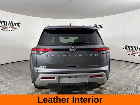 Used 2025 Nissan Pathfinder Platinum FWD image 7