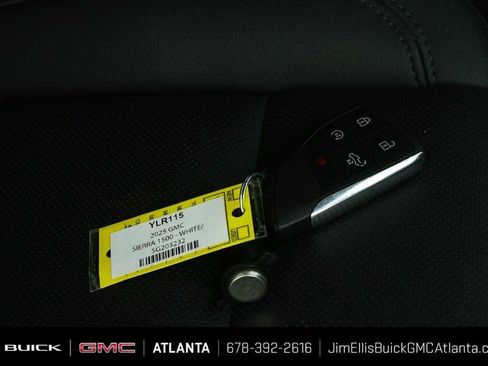 Used 2025 GMC Sierra 1500 SLT AWD/4WD image 35