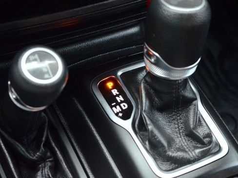 Used 2022 Jeep Wrangler Sport AWD/4WD image 29