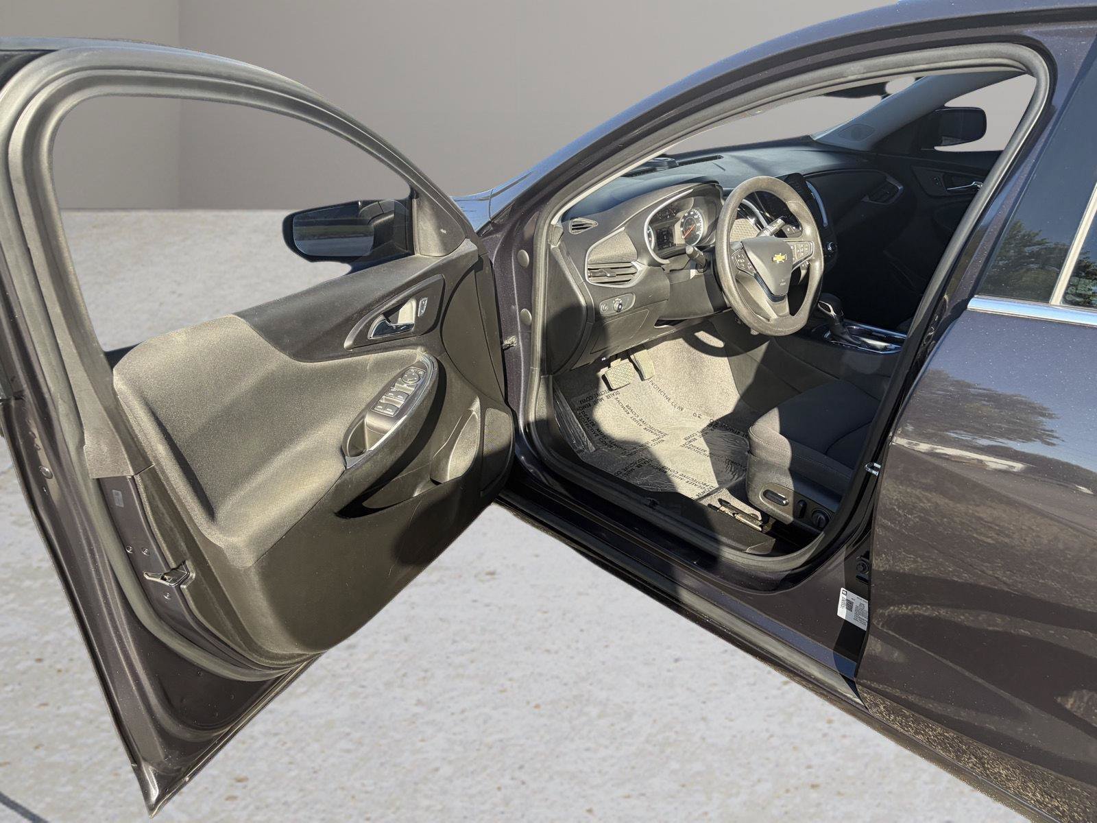 Used 2023 Chevrolet Malibu LT FWD image 10