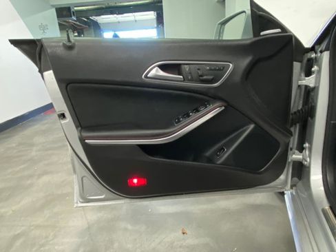 Used 2015 Mercedes-Benz CLA 250 4MATIC w/ Sport Package Plus image 40