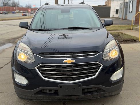 Used 2017 Chevrolet Equinox LT FWD image 2