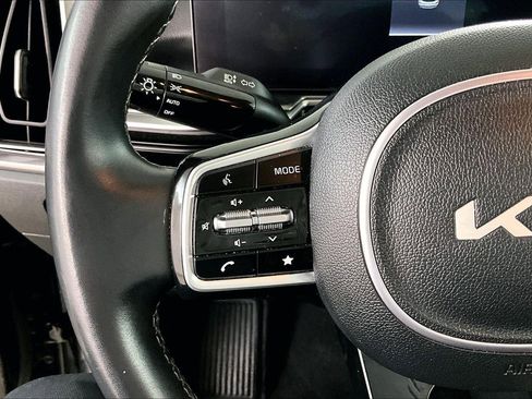 Used 2024 Kia Sorento S image 11