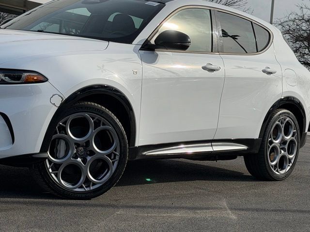 Used 2024 Alfa Romeo Tonale Ti AWD/4WD image 24