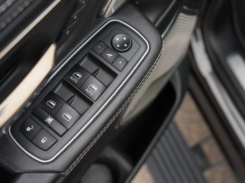 Used 2020 RAM 1500 Limited w/ Black Appearance Package AWD/4WD image 21