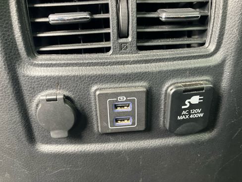 Used 2019 Nissan Titan PRO-4X w/ Pro-4x Convenience Package AWD/4WD image 36