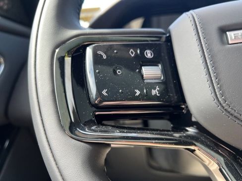 New 2026 Land Rover Range Rover Velar Dynamic SE image 12