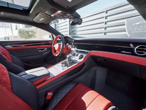 Used 2023 Bentley Continental GT Azure image 35