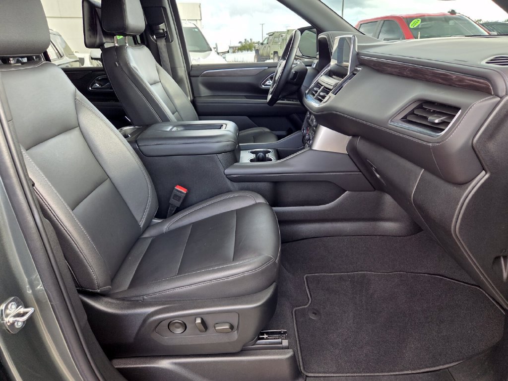 Used 2024 Chevrolet Tahoe LT w/ Luxury Package RWD image 15