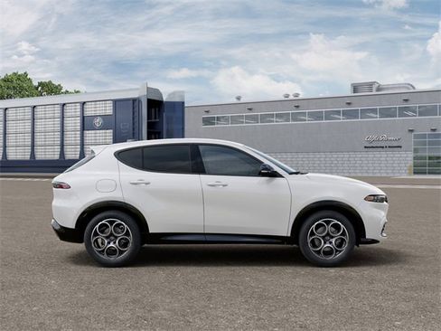 New 2025 Alfa Romeo Tonale image 12