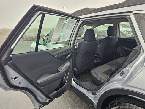 Used 2021 Subaru Outback 2.5i image 16