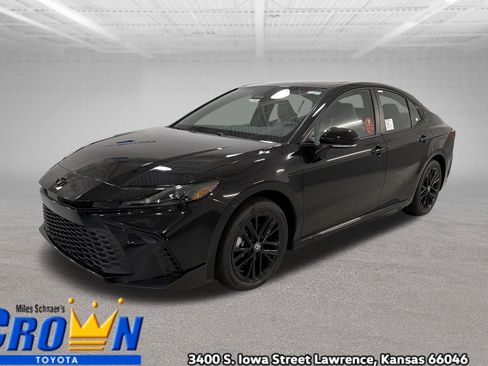 New 2026 Toyota Camry SE AWD/4WD image 1