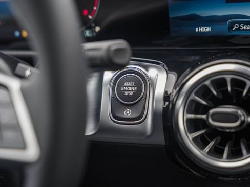 New 2026 Mercedes-Benz GLB 250 4MATIC image 23