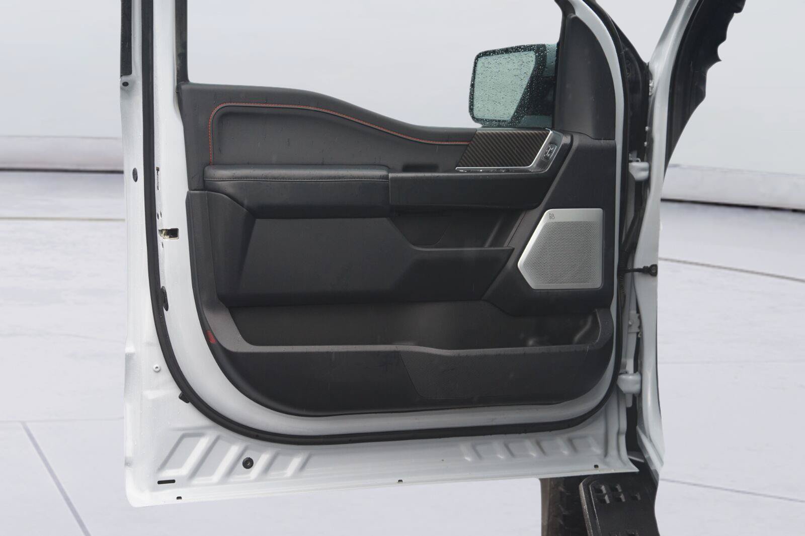 Used 2025 Ford F150 Raptor AWD/4WD image 31